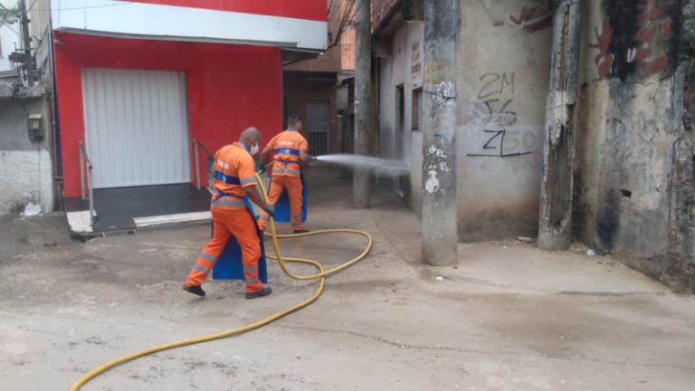 Comlurb já realizou trabalho de lavagem com água de reuso e detergente neutro e hipoclorito em todas as 633 comunidades da cidade.
